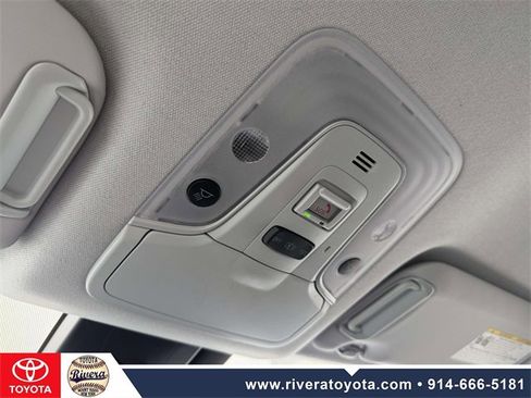 Used 2021 Toyota Prius Prime LE image 25