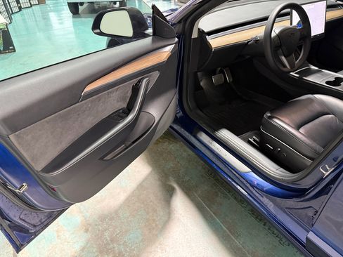 Used 2021 Tesla Model 3 Long Range image 8