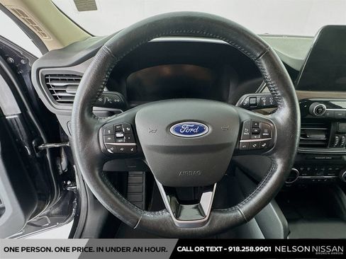 Used 2020 Ford Escape Titanium FWD image 11