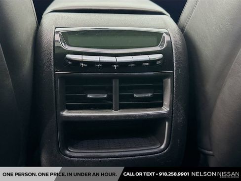 Used 2017 Cadillac XT5 Platinum AWD/4WD image 27