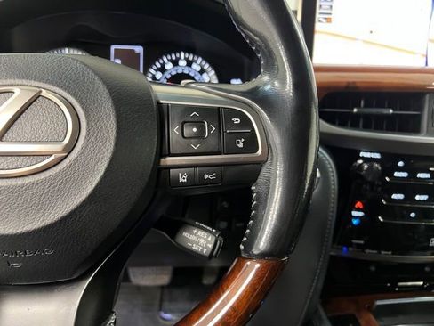 Used 2016 Lexus LX 570 4WD w/ Luxury Package image 29