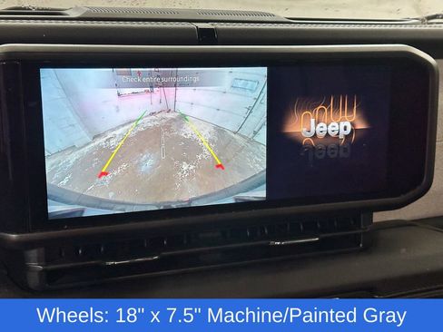 Used 2025 Jeep Wrangler Unlimited Sahara AWD/4WD image 13