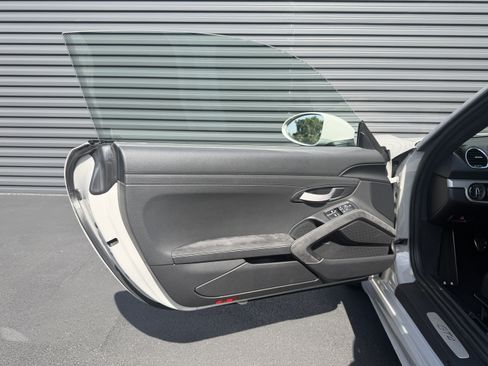 Certified 2020 Porsche 718 Cayman GT4 RWD image 18