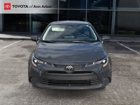 Used 2025 Toyota Corolla LE FWD image 6