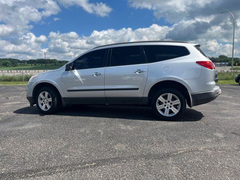 Used 2011 Chevrolet Traverse LS FWD image 8