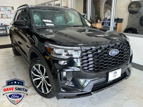 New 2026 Ford Explorer ST-Line image 2