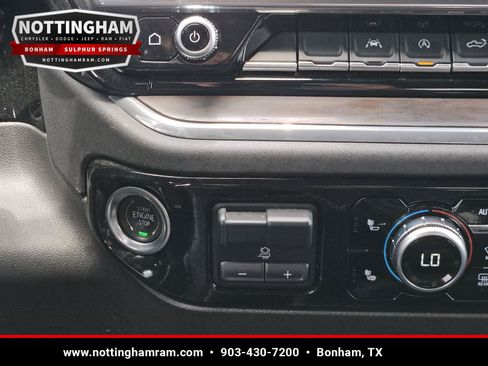 Used 2025 GMC Sierra 1500 SLT AWD/4WD image 9