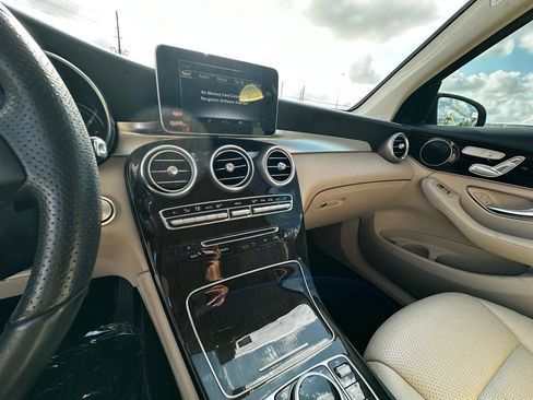 Used 2019 Mercedes-Benz GLC 300 image 39