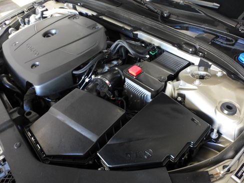 Used 2020 Volvo S60 T5 Momentum image 65