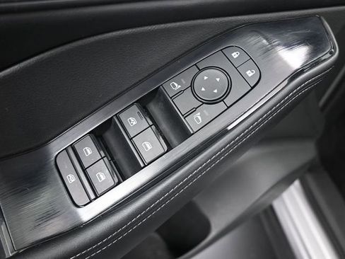 Used 2025 Nissan Rogue SV FWD image 13