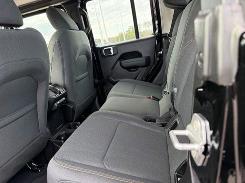 New 2026 Jeep Gladiator Sport image 25