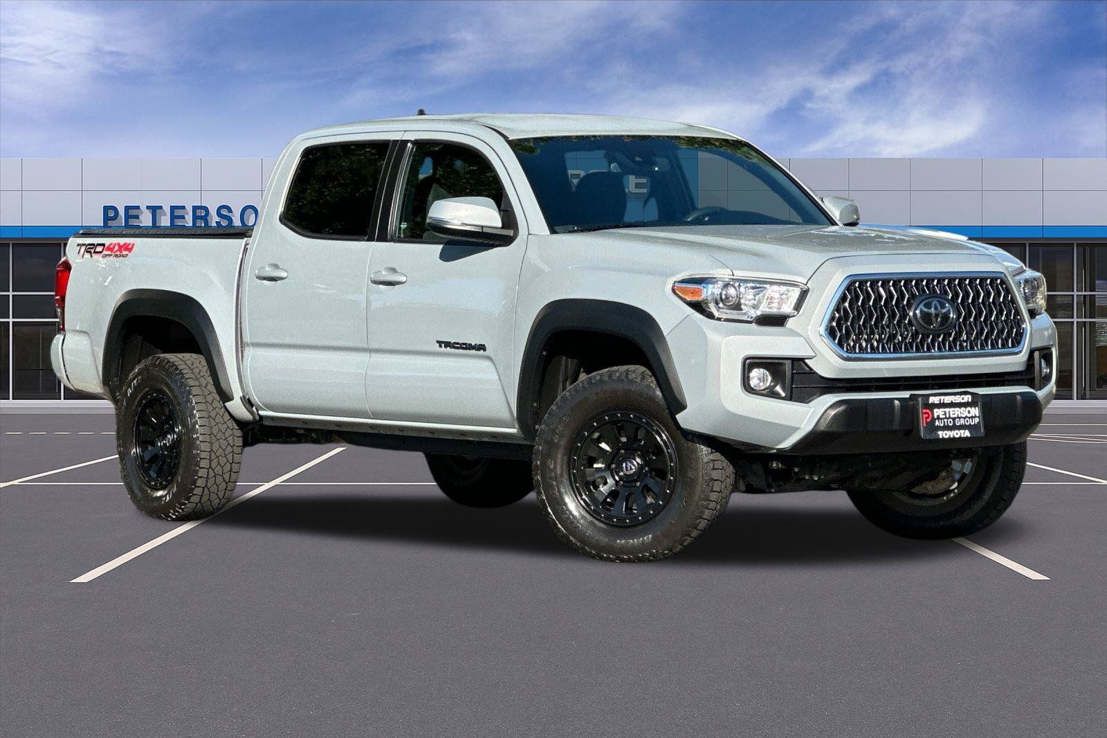 Used 2018 Toyota Tacoma TRD Off-Road w/ Technology Package AWD/4WD image 2