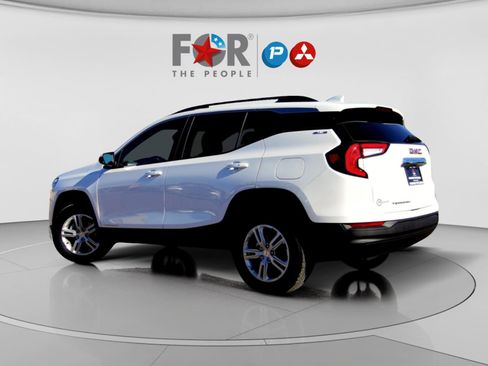 Used 2022 GMC Terrain SLE w/ Driver Convenience Package image 5