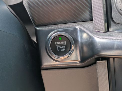 Used 2022 Ford F150 Limited image 30