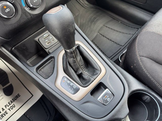 Used 2017 Jeep Cherokee Sport FWD image 26