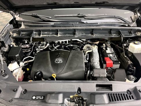 Used 2020 Toyota Highlander Limited FWD image 31