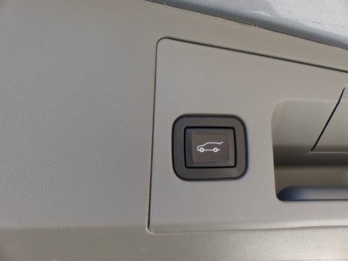 Used 2021 Cadillac XT5 Premium Luxury w/ LPO, Floor Liner Package AWD/4WD image 46