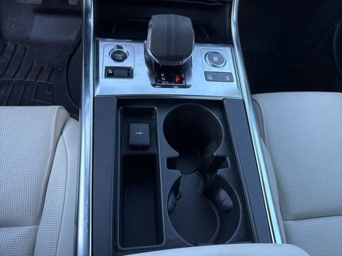 Used 2021 Jaguar XF R-Dynamic SE image 31