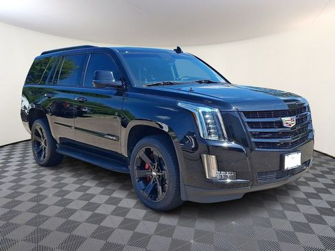 Used 2020 Cadillac Escalade Luxury AWD/4WD image 3