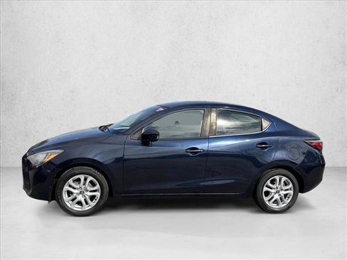 Used 2017 Toyota Yaris iA FWD image 4