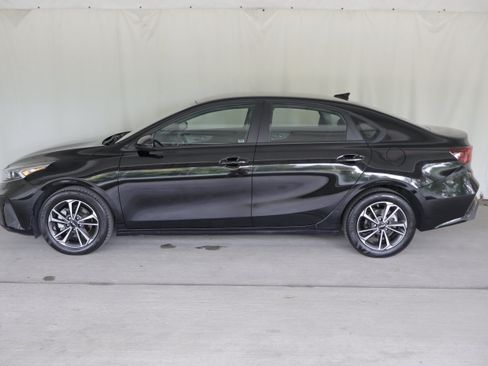 Used 2023 Kia Forte LXS FWD image 19