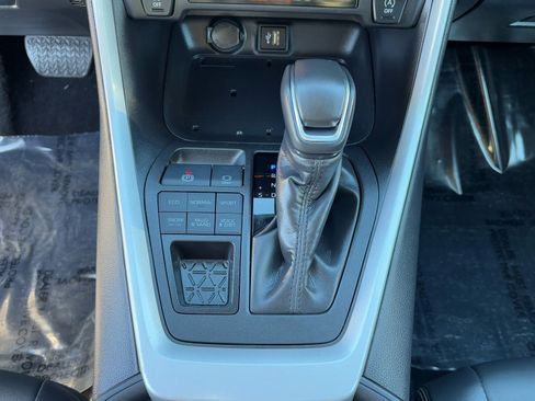 Certified 2025 Toyota RAV4 XLE Premium image 27