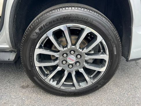 Used 2020 GMC Acadia Denali w/ LPO, Adventure Package AWD/4WD image 19