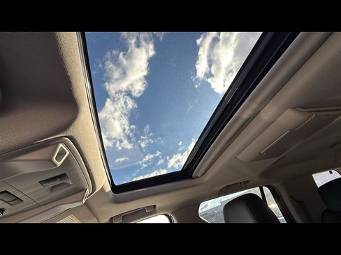 Used 2018 Cadillac Escalade Luxury image 18