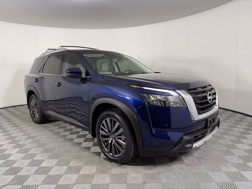 Used 2025 Nissan Pathfinder SL w/ SL Premium Package FWD image 5