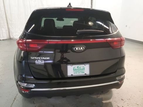 Used 2022 Kia Sportage LX image 5
