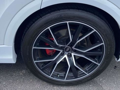 Used 2021 Audi Q8 Prestige w/ Prestige Package image 9