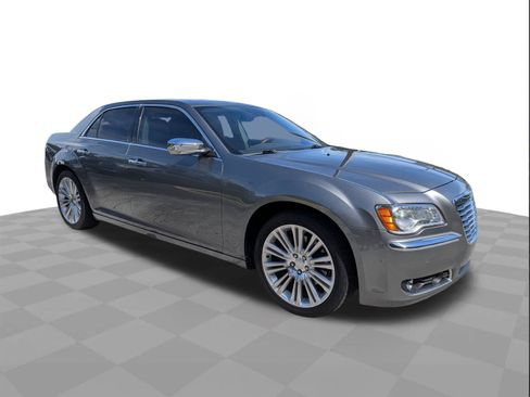 Used 2011 Chrysler 300 C w/ Sound Group RWD image 2
