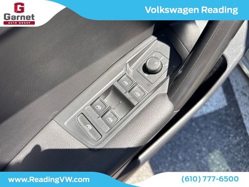 Used 2021 Volkswagen Tiguan SE w/ Panoramic Sunroof Package AWD/4WD image 12