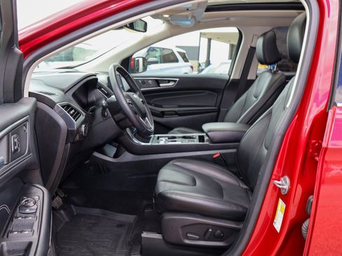 Used 2022 Ford Edge Titanium AWD/4WD image 12
