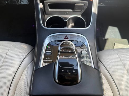 Used 2018 Mercedes-Benz S 560 Sedan image 19