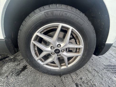 Used 2023 Ford Edge SEL image 11