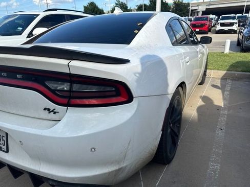 Used 2016 Dodge Charger R/T w/ Plus Group RWD image 3