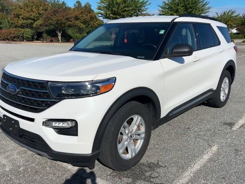Used 2022 Ford Explorer XLT w/ Equipment Group 202A image 26