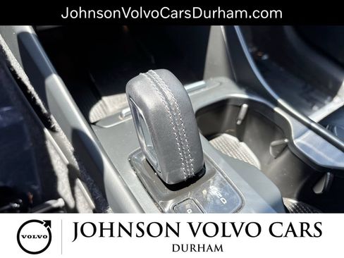 Used 2019 Volvo XC40 T5 Momentum AWD/4WD image 23