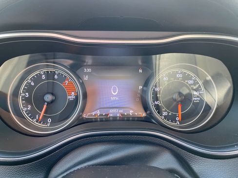 Used 2022 Jeep Cherokee Limited image 27