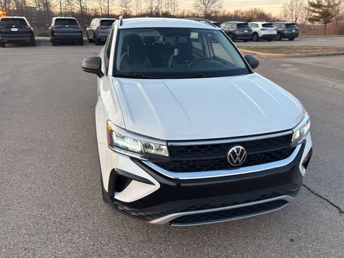 Used 2022 Volkswagen Taos S image 16