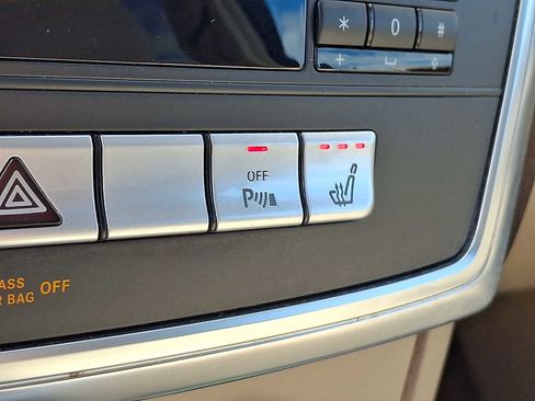 Used 2013 Mercedes-Benz GL 450 4MATIC image 24