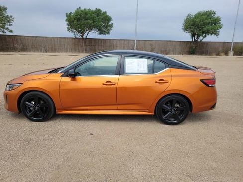 Used 2024 Nissan Sentra SR FWD image 9