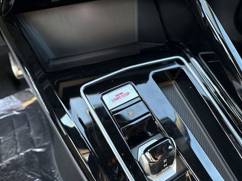 New 2026 Volkswagen GTI SE FWD image 32