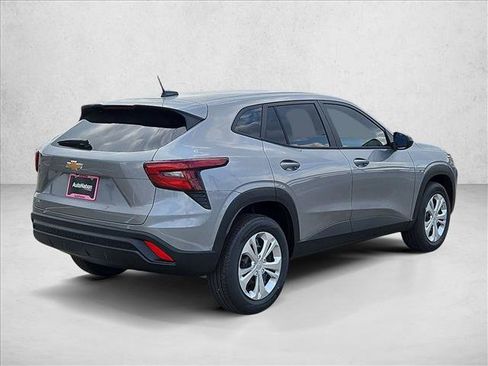 New 2026 Chevrolet Trax LS image 2