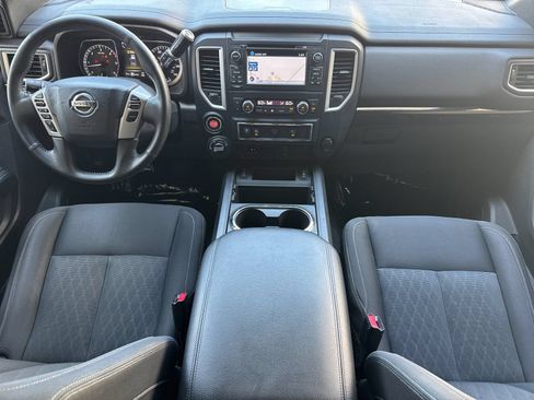 Used 2018 Nissan Titan SV w/ SV Convenience Package AWD/4WD image 15