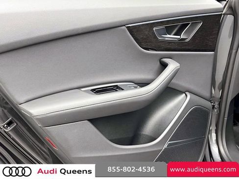 Used 2023 Audi Q8 Premium Plus w/ Premium Plus Package image 11