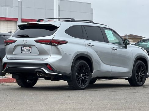 Certified 2024 Toyota Highlander XSE image 5