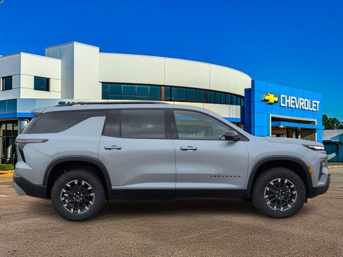 New 2026 Chevrolet Traverse Z71 w/ Enhanced Driving Package image 8