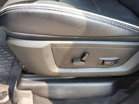 Used 2025 RAM 3500 Laramie AWD/4WD image 25